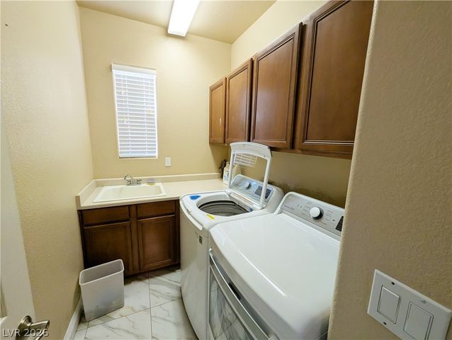 2429 Granada Bluff Court, Las Vegas, NV 89135