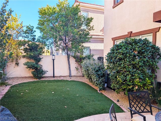 2429 Granada Bluff Court, Las Vegas, NV 89135