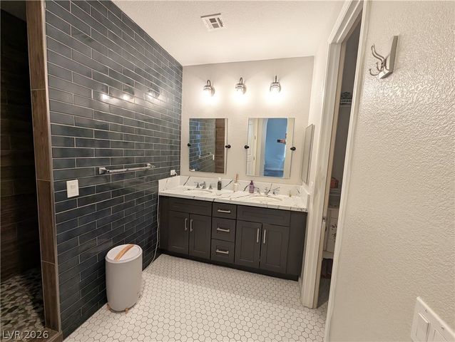 2429 Granada Bluff Court, Las Vegas, NV 89135