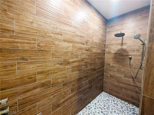 2429 Granada Bluff Court, Las Vegas, NV 89135