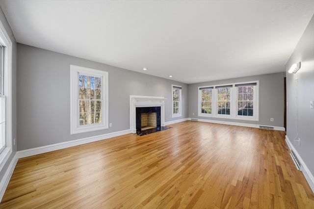 15 Blue Sky Dr, Westfield, MA 01085