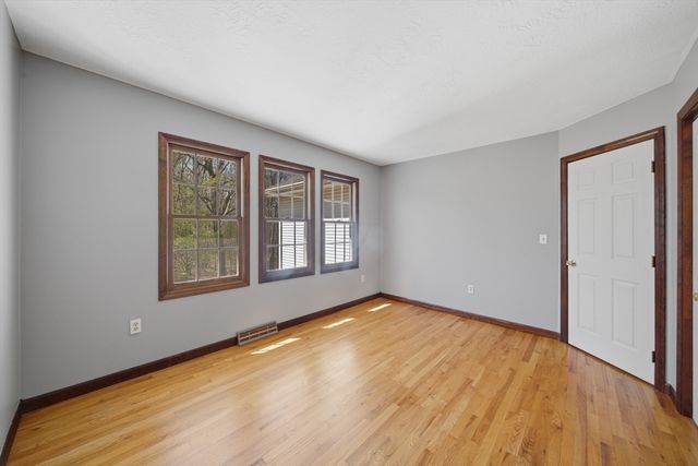 15 Blue Sky Dr, Westfield, MA 01085