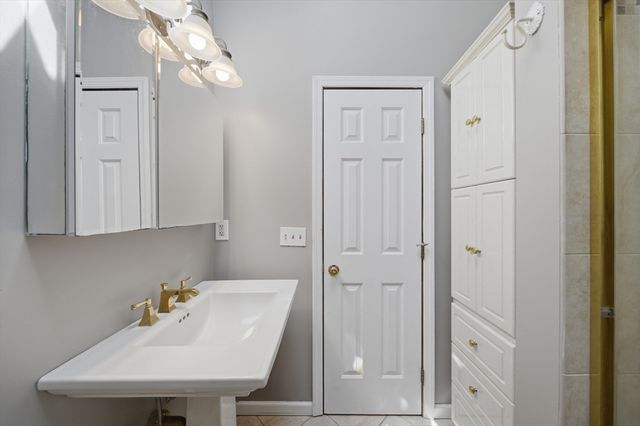 15 Blue Sky Dr, Westfield, MA 01085