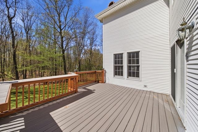 15 Blue Sky Dr, Westfield, MA 01085