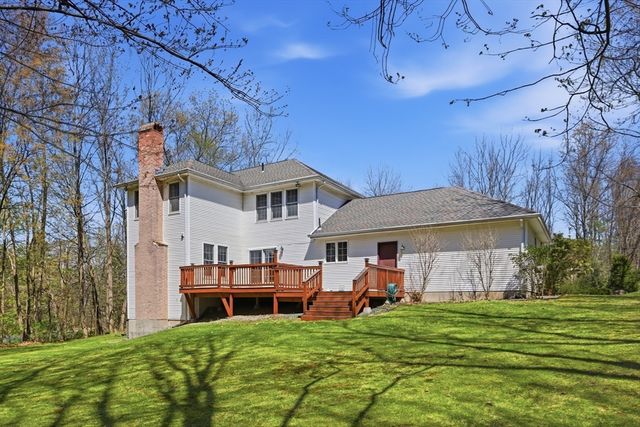 15 Blue Sky Dr, Westfield, MA 01085