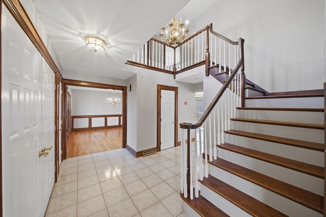 15 Blue Sky Dr, Westfield, MA 01085