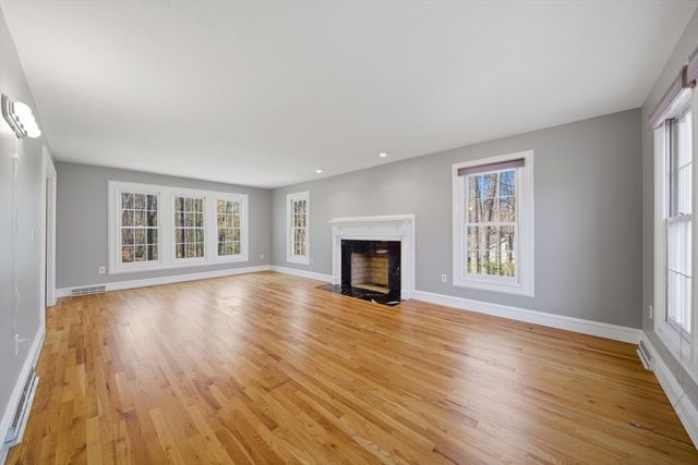 15 Blue Sky Dr, Westfield, MA 01085