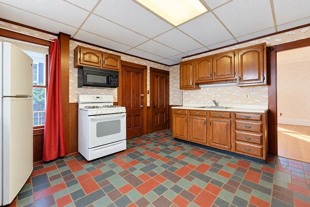 16 Kearney St, Malden, MA 02148