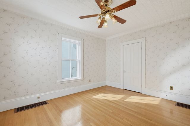 16 Kearney St, Malden, MA 02148
