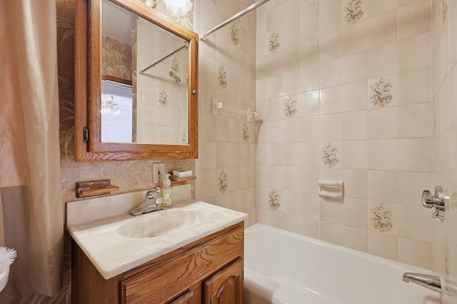 16 Kearney St, Malden, MA 02148