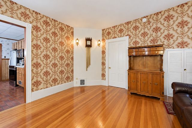 16 Kearney St, Malden, MA 02148