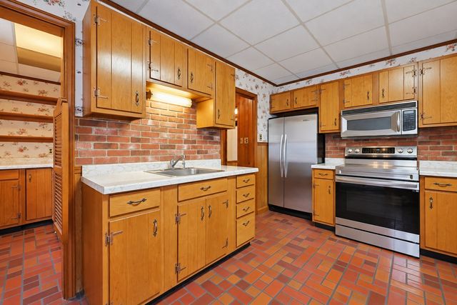 16 Kearney St, Malden, MA 02148