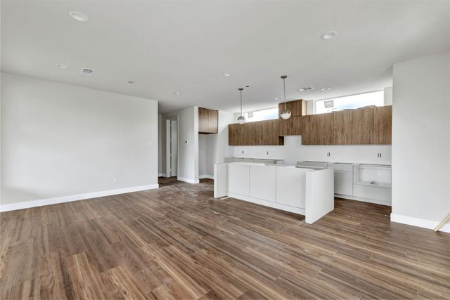1319 Madrigal Parkway, Dallas, TX 75206