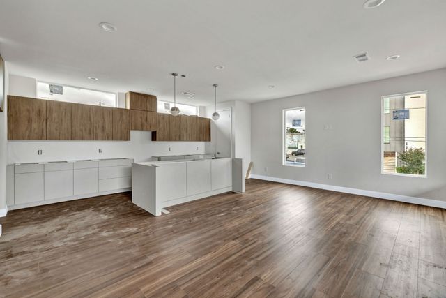 1319 Madrigal Parkway, Dallas, TX 75206