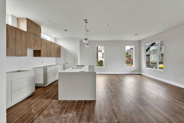 1319 Madrigal Parkway, Dallas, TX 75206