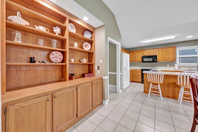 6516 STONE LAKE DR, Bartlett, TN 38135