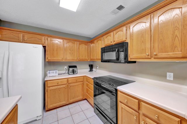 6516 STONE LAKE DR, Bartlett, TN 38135