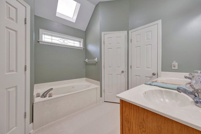 6516 STONE LAKE DR, Bartlett, TN 38135