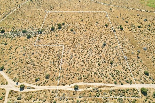 20 Fuente Avenue, Hesperia, CA 92345