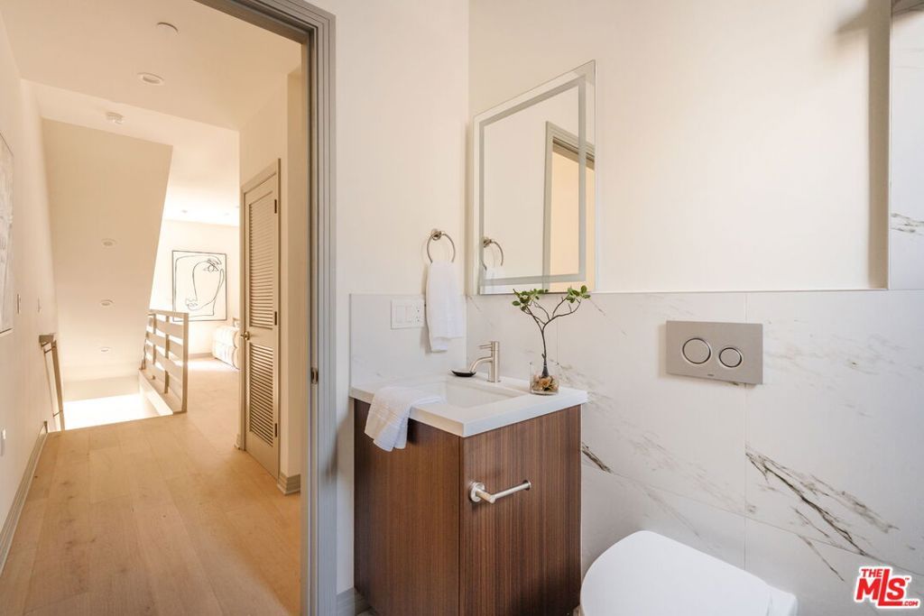 1051 N Spaulding Avenue B, West Hollywood, CA 90046 — photo 5