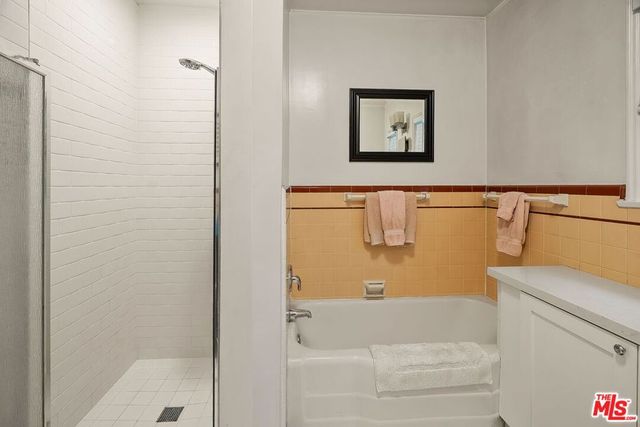 1042 Hi Point Street, Los Angeles, CA 90035