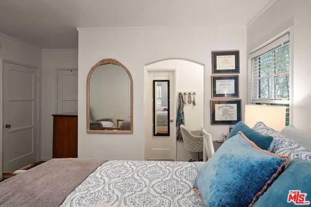 1042 Hi Point Street, Los Angeles, CA 90035