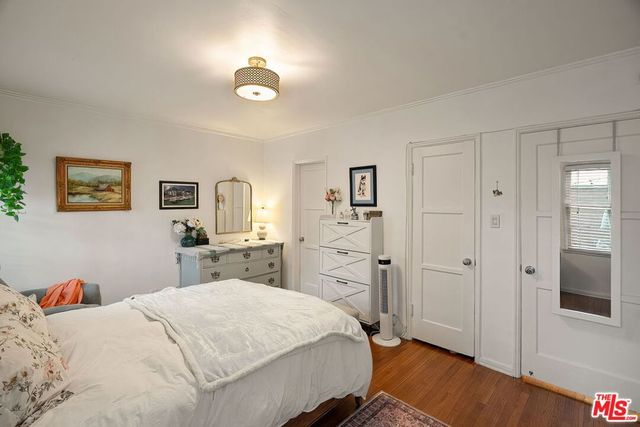 1042 Hi Point Street, Los Angeles, CA 90035