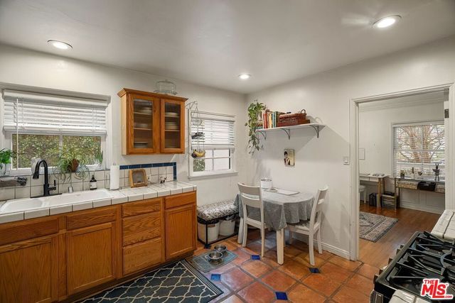 1042 Hi Point Street, Los Angeles, CA 90035