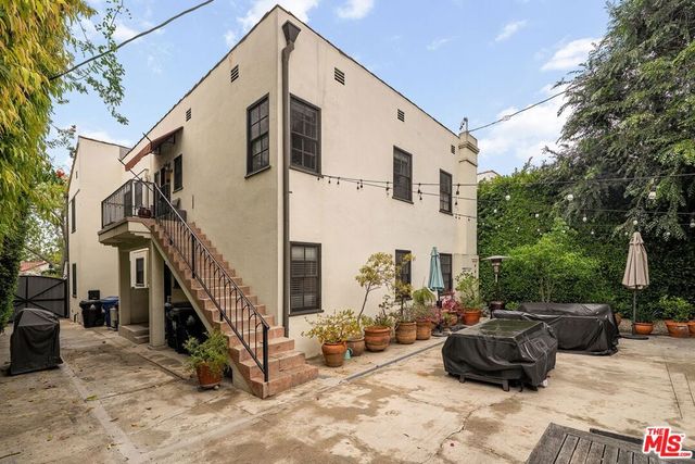 1042 Hi Point Street, Los Angeles, CA 90035