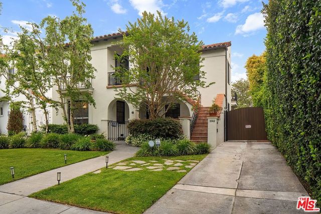 1042 Hi Point Street, Los Angeles, CA 90035