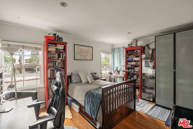 1042 Hi Point Street, Los Angeles, CA 90035