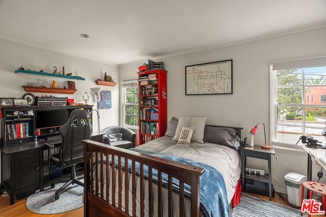 1042 Hi Point Street, Los Angeles, CA 90035