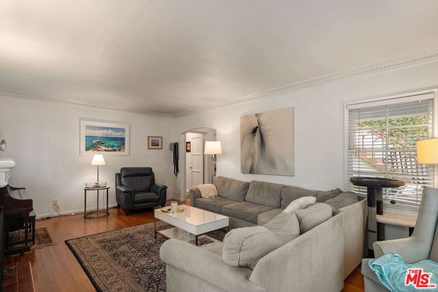 1042 Hi Point Street, Los Angeles, CA 90035