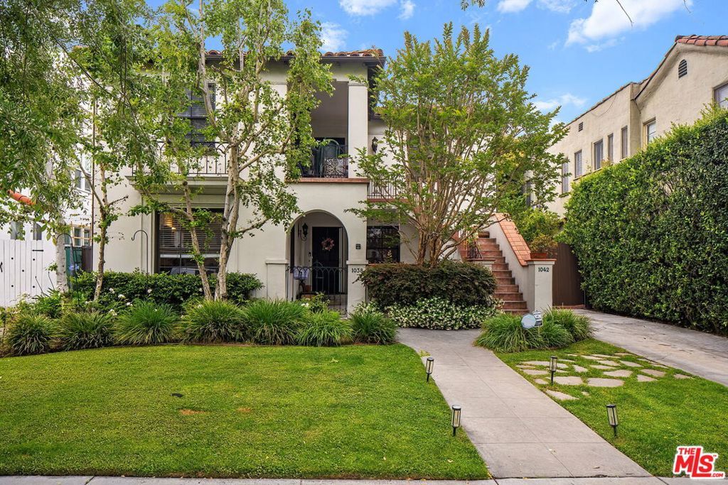 1042 Hi Point Street, Los Angeles, CA 90035