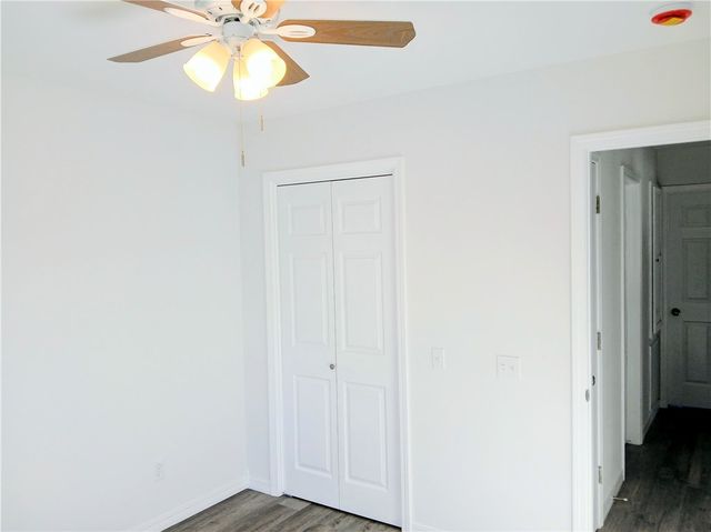 100 W 7th Street, Green Forest, AR 72638