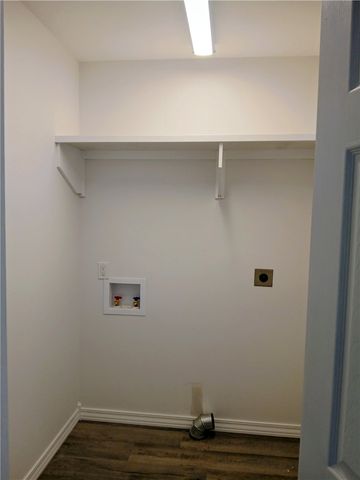 100 W 7th Street, Green Forest, AR 72638