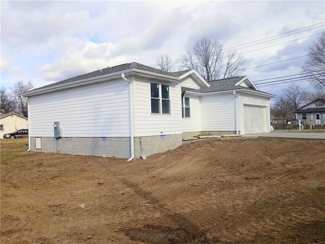 100 W 7th Street, Green Forest, AR 72638