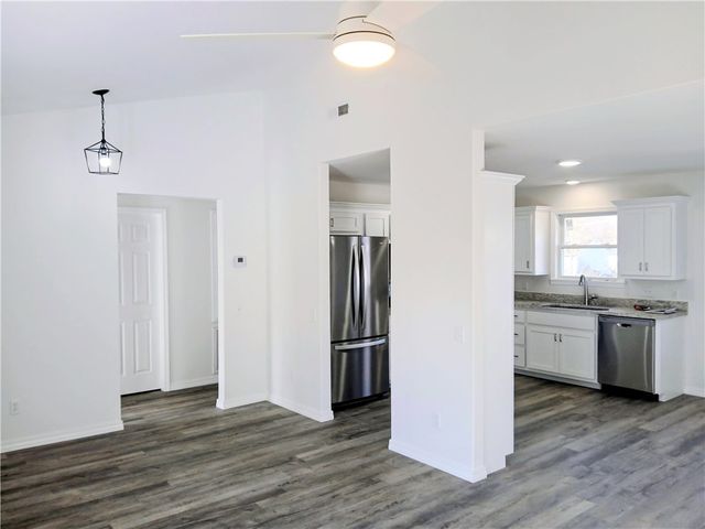 100 W 7th Street, Green Forest, AR 72638