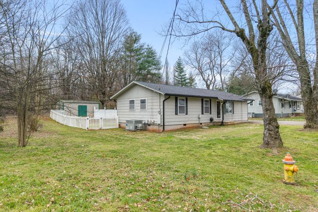 1215 Jones Street, Athens, TN 37303