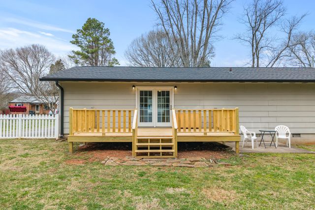1215 Jones Street, Athens, TN 37303