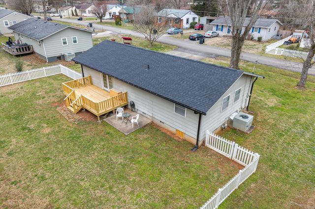 1215 Jones Street, Athens, TN 37303