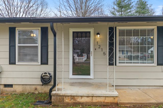 1215 Jones Street, Athens, TN 37303