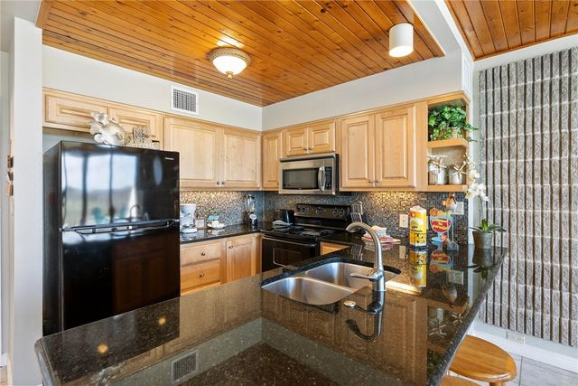 7477 State Highway 361 104, Port Aransas, TX 78373