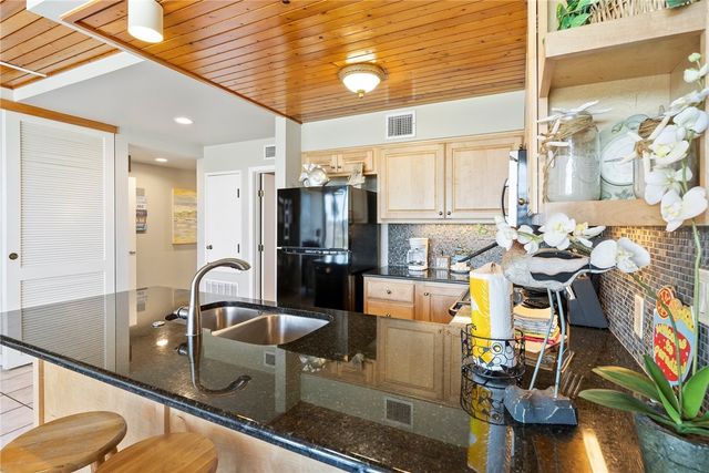 7477 State Highway 361 104, Port Aransas, TX 78373