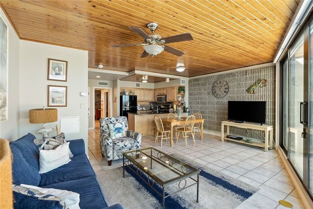 7477 State Highway 361 104, Port Aransas, TX 78373