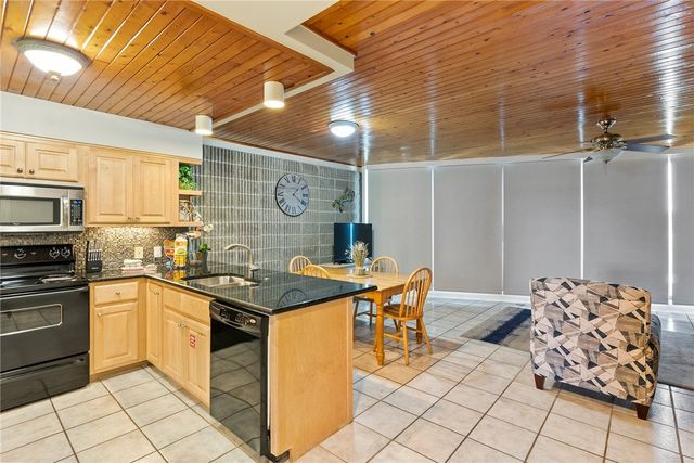 7477 State Highway 361 104, Port Aransas, TX 78373