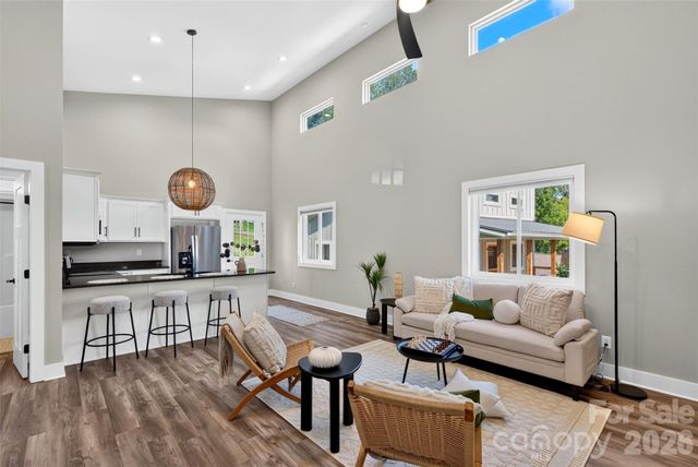211 Hanover Street, Asheville, NC 28806