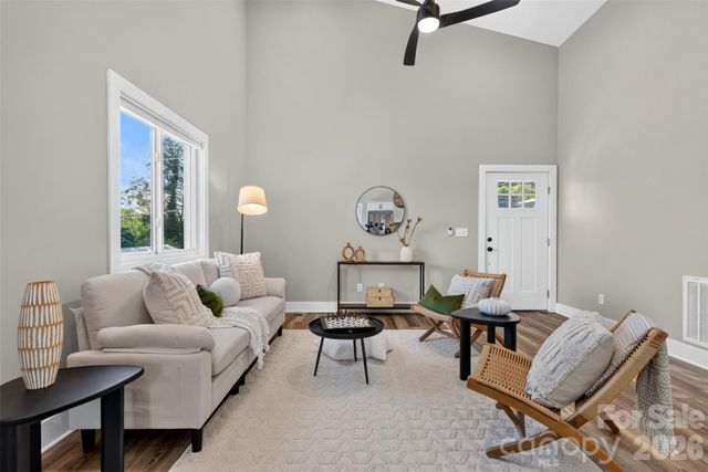 211 Hanover Street, Asheville, NC 28806