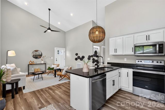 211 Hanover Street, Asheville, NC 28806