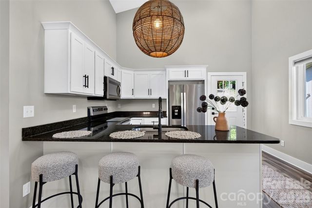 211 Hanover Street, Asheville, NC 28806